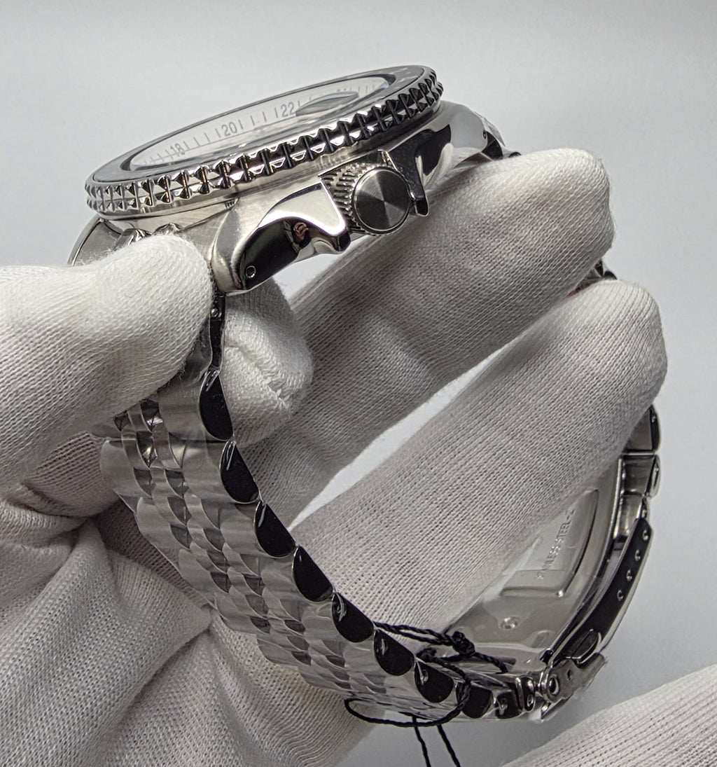 Seiko 5 Sports Slam Dunk Salmon Dial GMT Automatic Watch Limited Edition