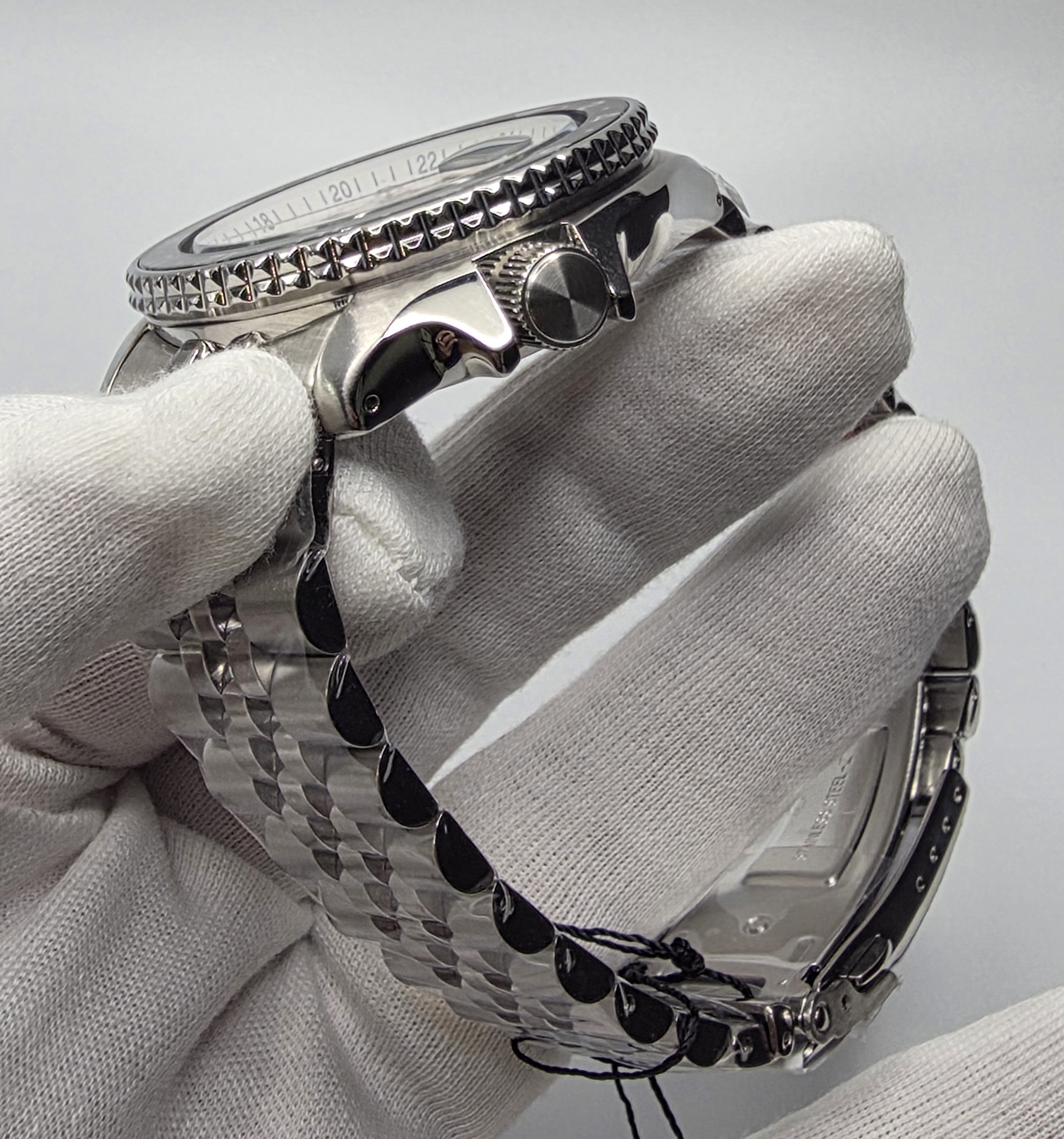 Seiko 5 Sports Slam Dunk Salmon Dial GMT Automatic Watch Limited Edition